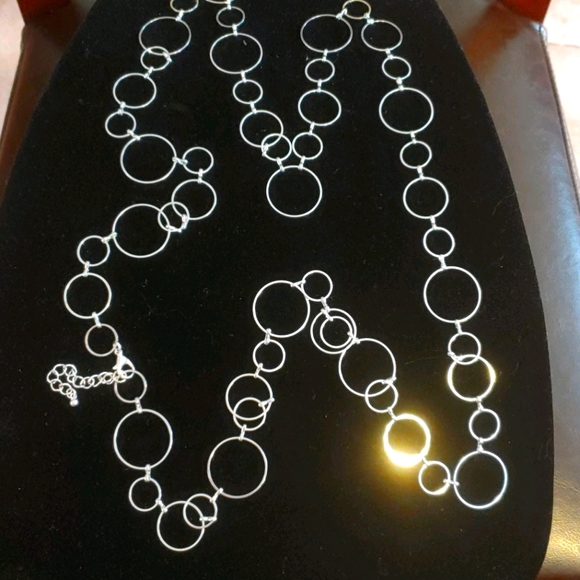 NWT Hoop Style Silver Necklace and Earrings Set - Picture 4 of 6